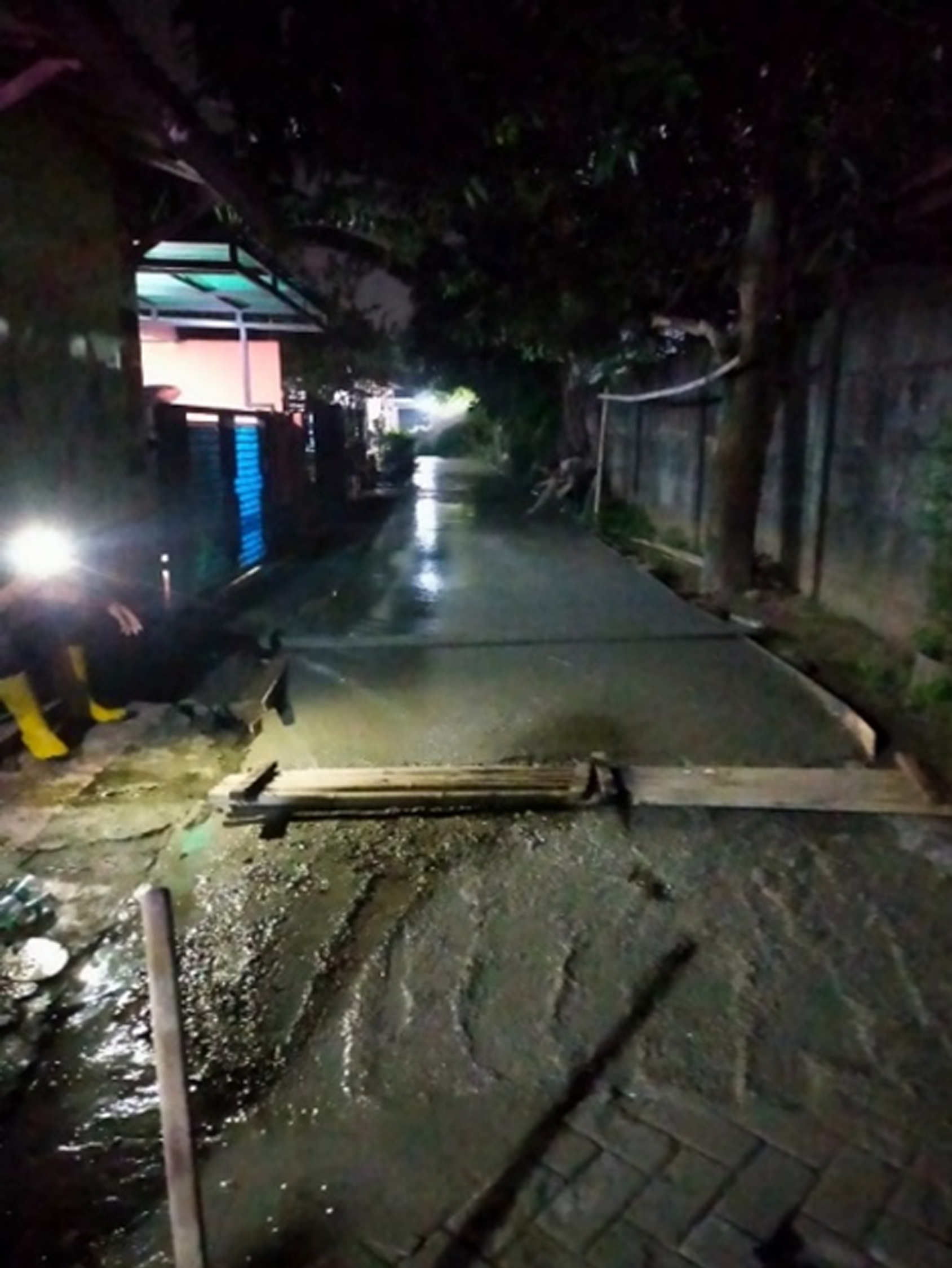 Desa Gembong Percepat Pembangunan Betonisasi Jalan Desa